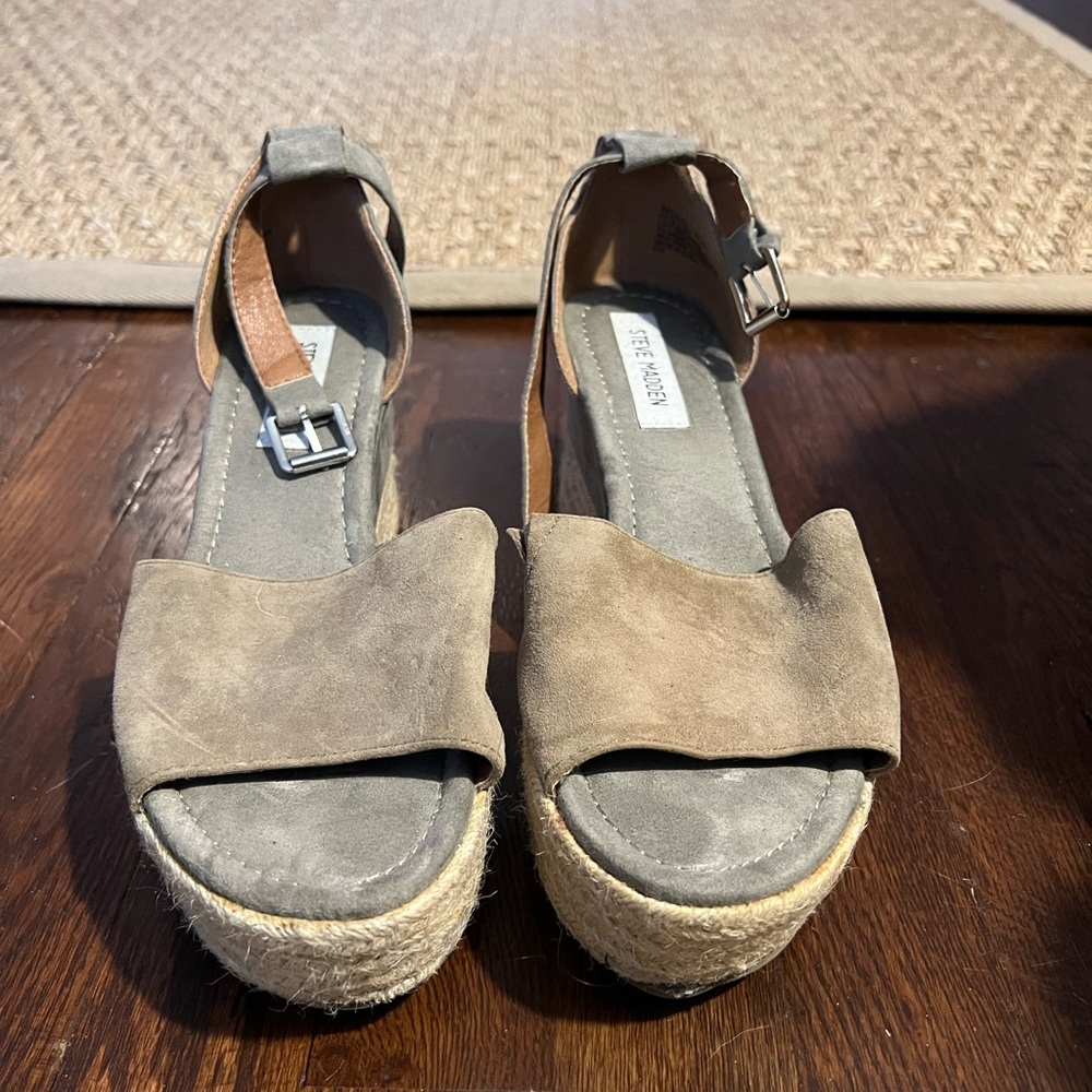 Steve Madden barely worn wedges!